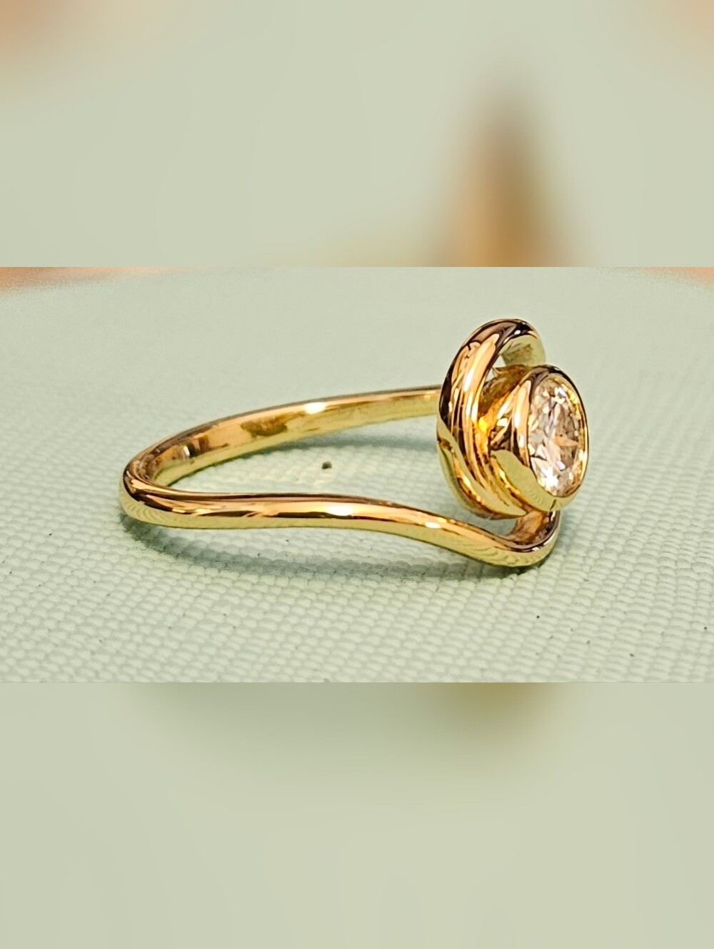925 STERLING SILVER Gold Plated Round Moissanite Ring SZ 5